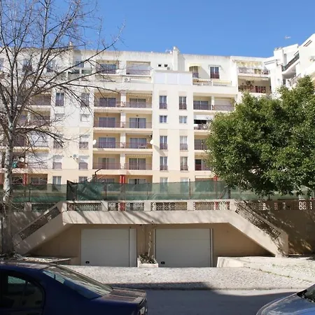 Edificio Nau B * Armação de Pêra