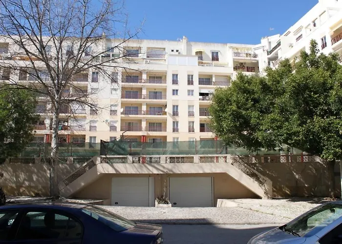 Edificio Nau B * Armação de Pêra